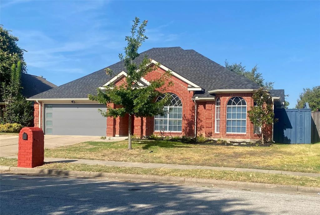 7659 Crosstimbers Lane, North Richland Hills