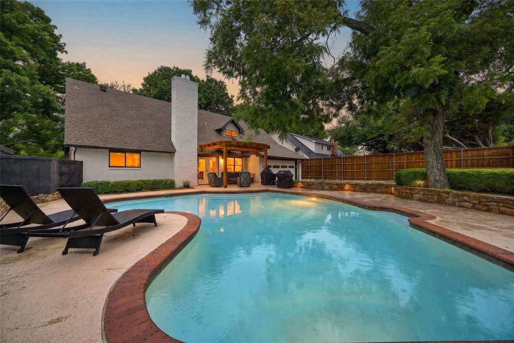 9827 Vistadale Drive, Dallas