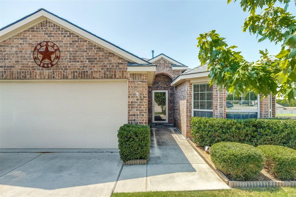 1412 St Johns Drive, Van Alstyne