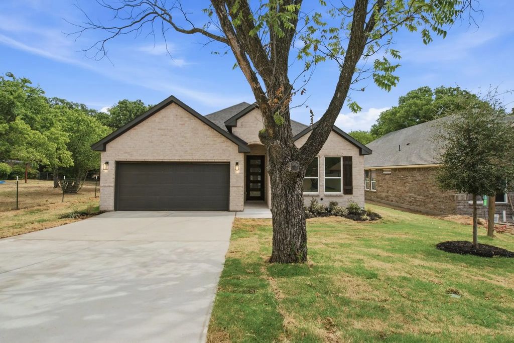 205 Bullard Street, Weatherford