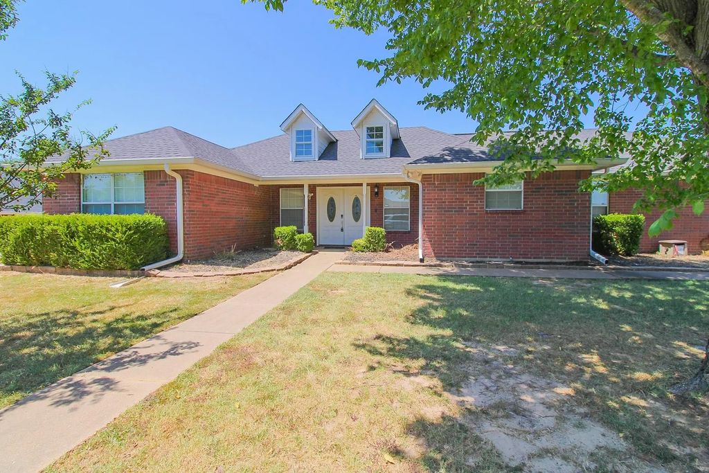 2707 Silver Spring Trail, Mount Pleasant