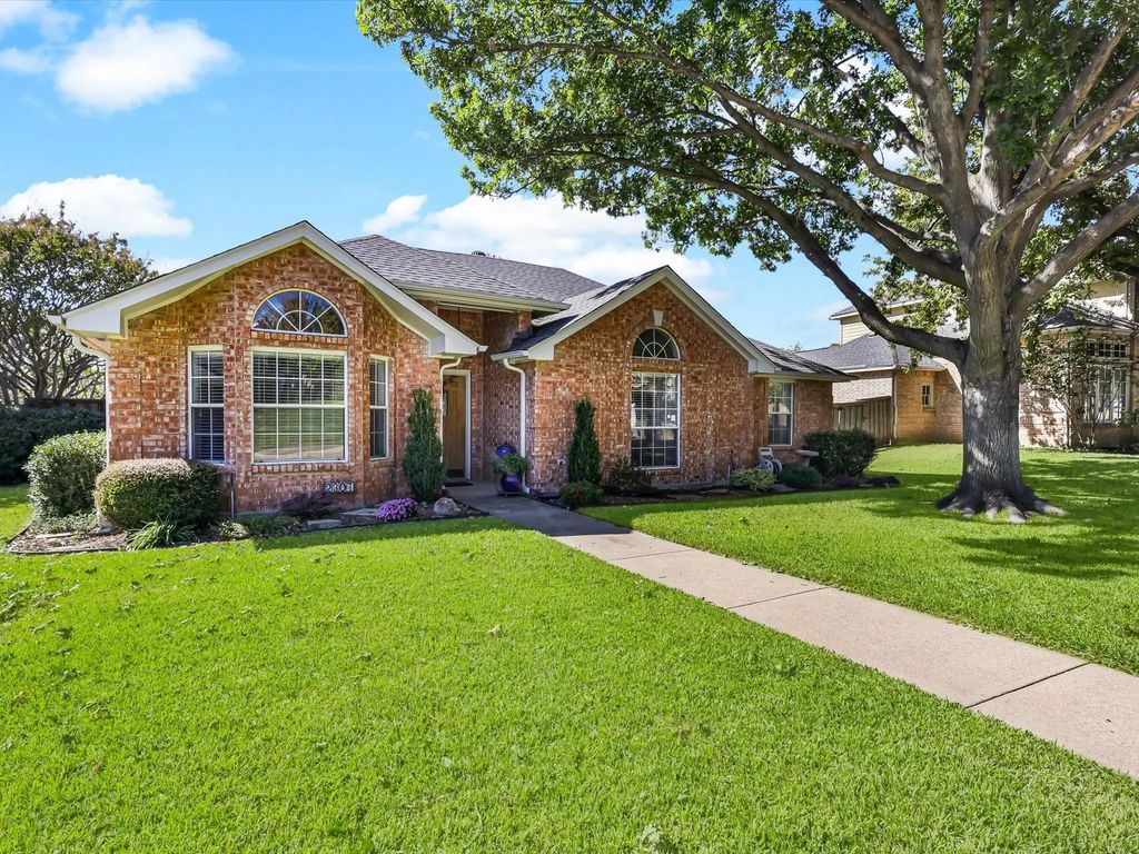 2307 Bristol Drive, Carrollton