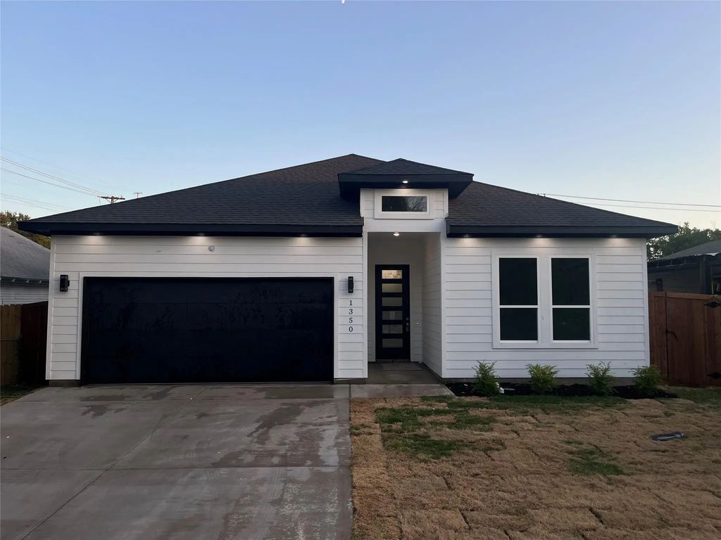 1350 Claude Street, Dallas