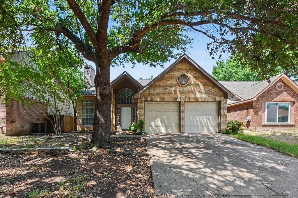 4721 Waterway Drive N, Fort Worth