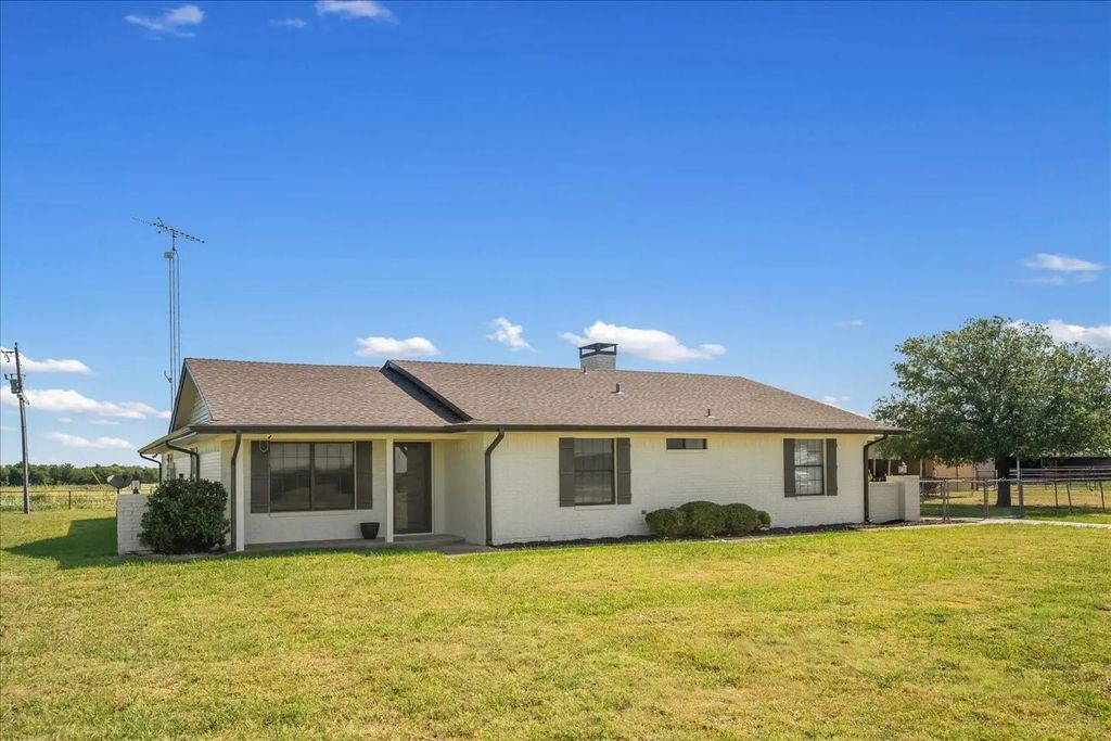 368 Fm  1566 E, Greenville
