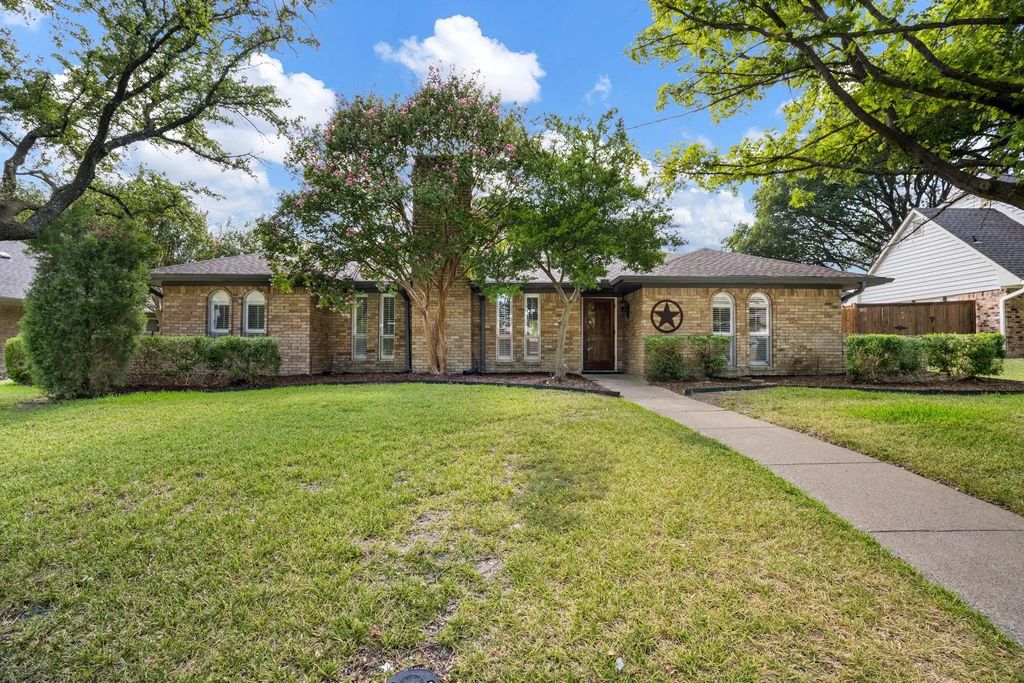 3105 Roundrock Trail, Plano
