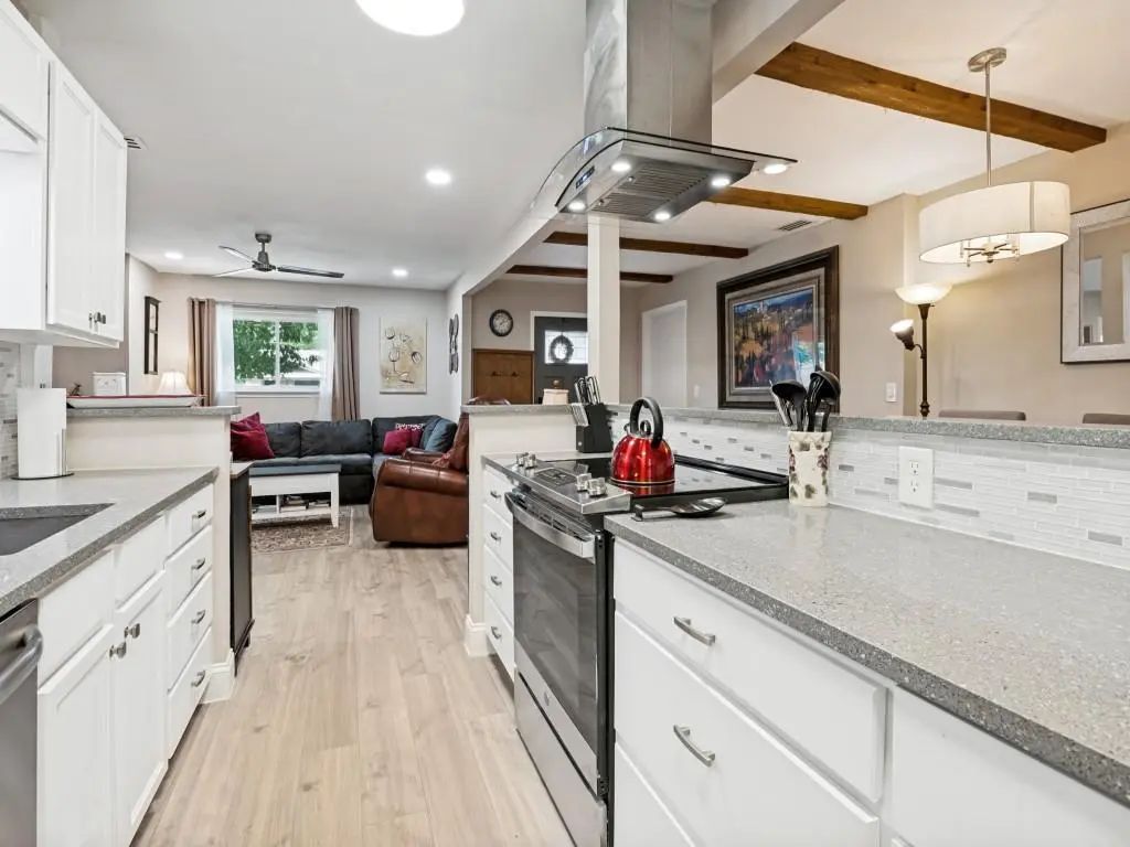 875 Lovers Lane, Grapevine