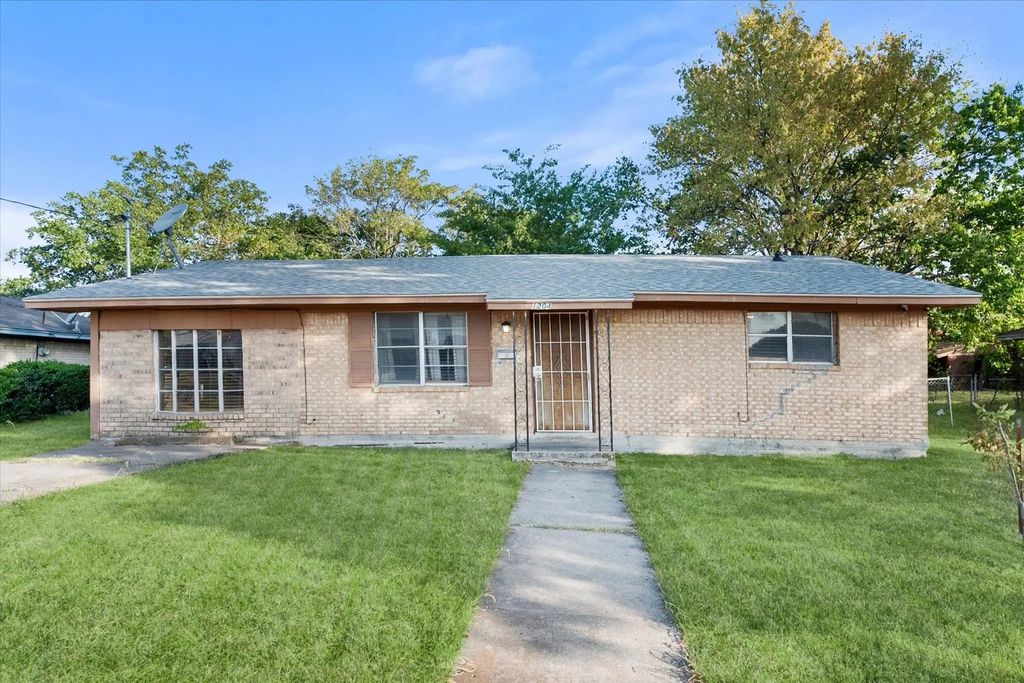 1204 E 13th Avenue, Corsicana