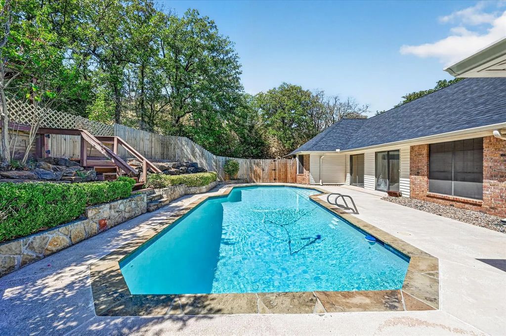 6501 Oakview Drive, Flower Mound