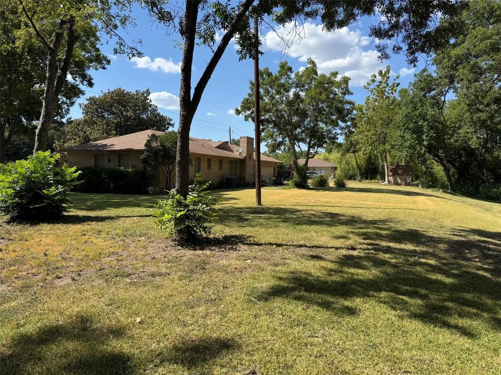 1620 N Houston School Road, Lancaster