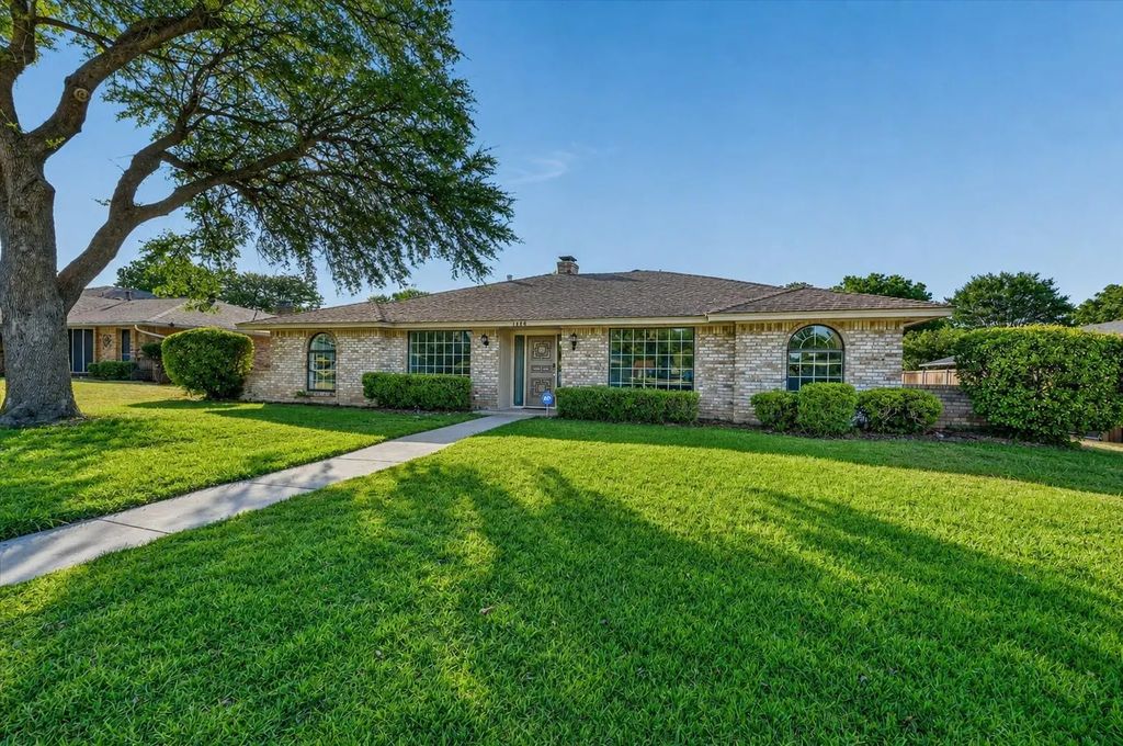 1004 Rosewood Drive, DeSoto