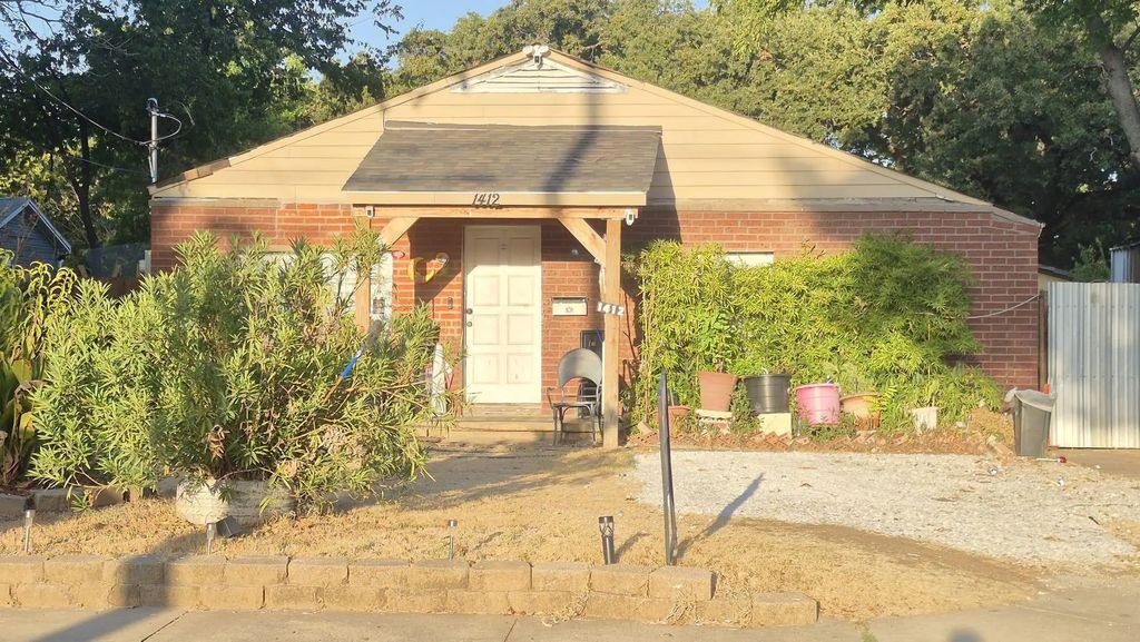 1412 Balleywood Road, Irving