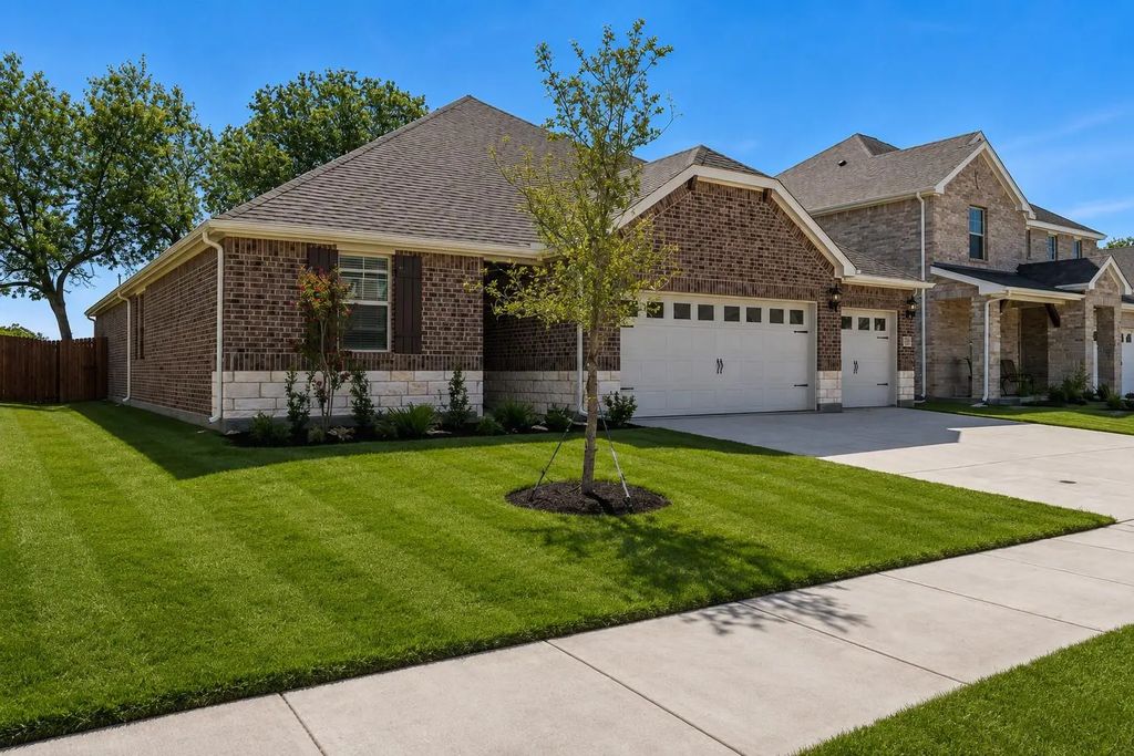 2625 Grand Canyon Street, Anna