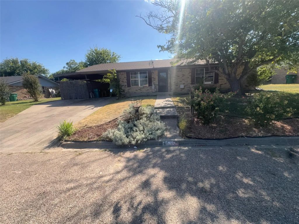 506 N Avenue X, Clifton