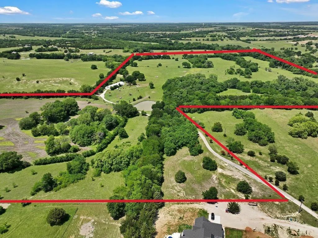1170 Cameron Hill Drive, Van Alstyne