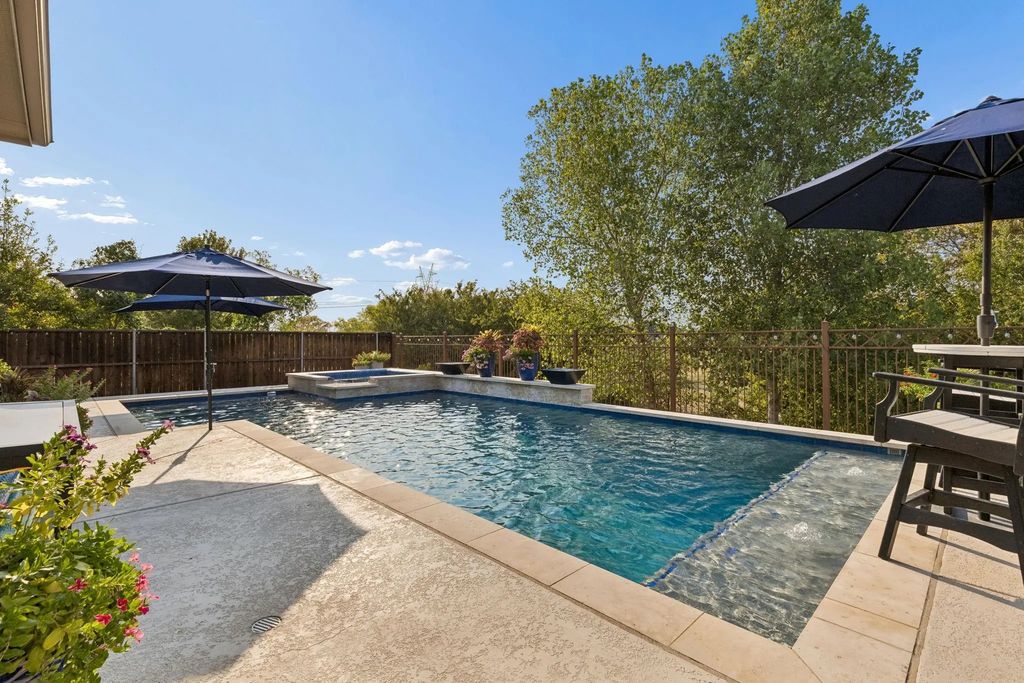 6204 Prairie Brush Trail, Northlake