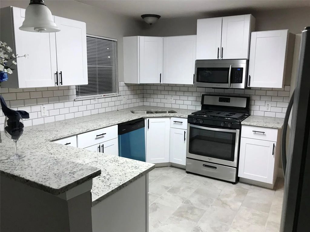 1502 Dale Place, Irving