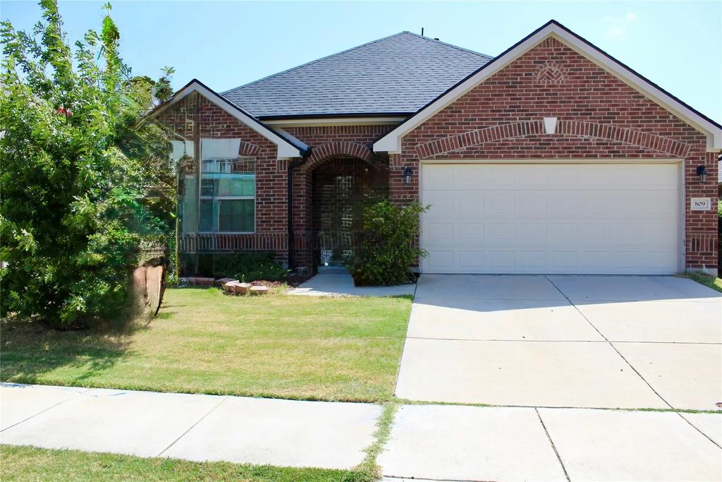 809 Kinghaven Drive, Little Elm