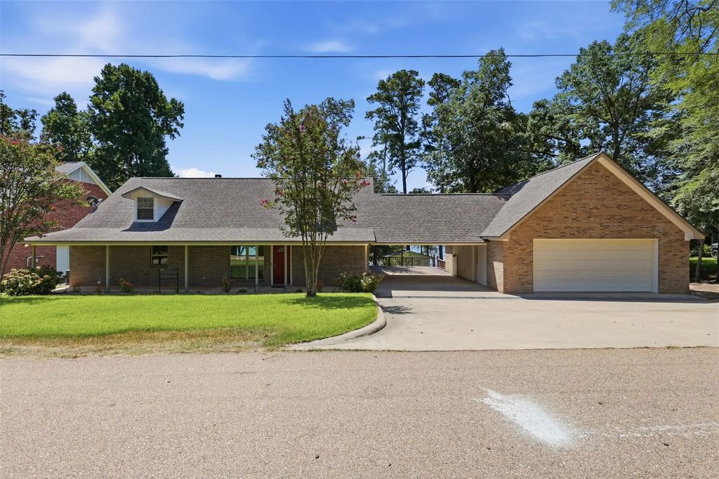 182 County Road 2938 N, Pittsburg