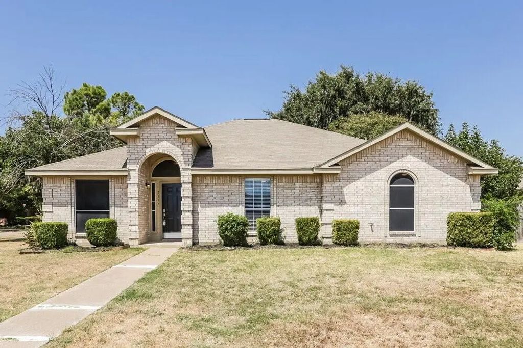 2717 Pioneer Lane, Lancaster