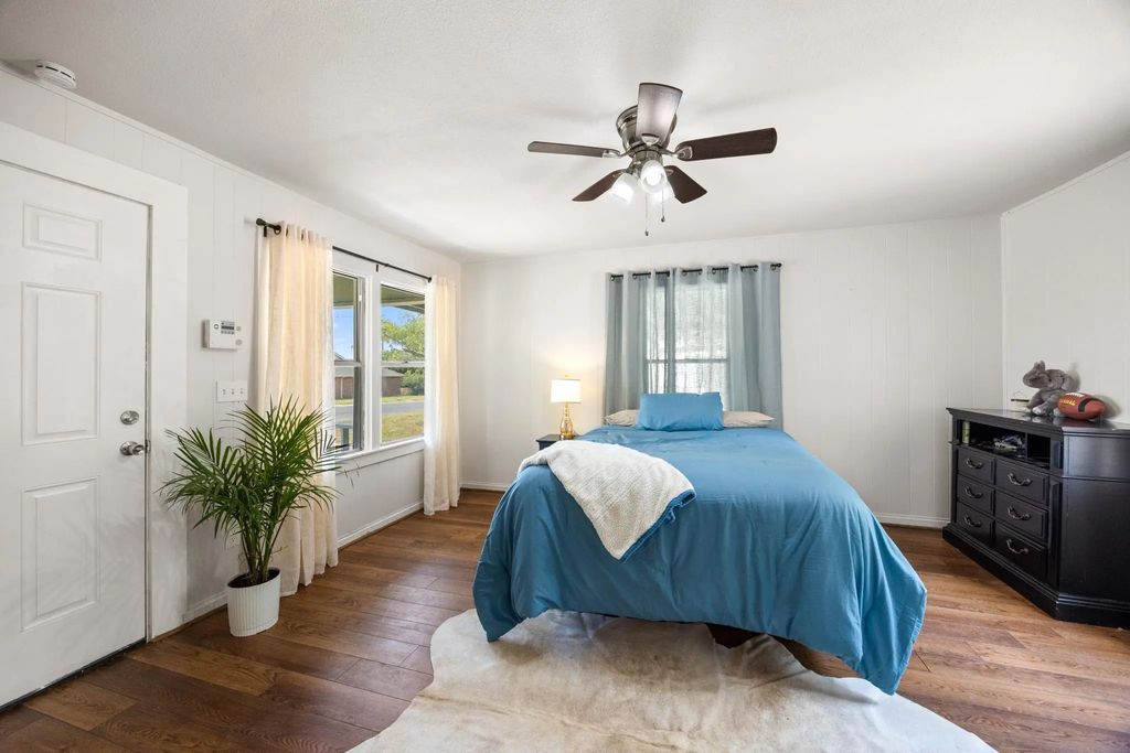 207 E 4th Street, Weatherford