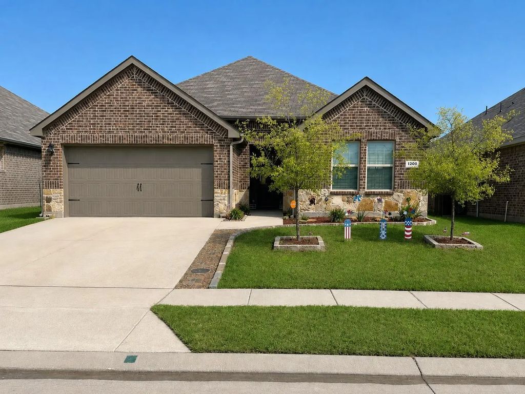 1200 Fairbanks Drive, Ennis