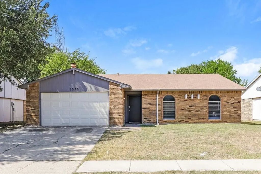 1522 Independence Trail, Grand Prairie
