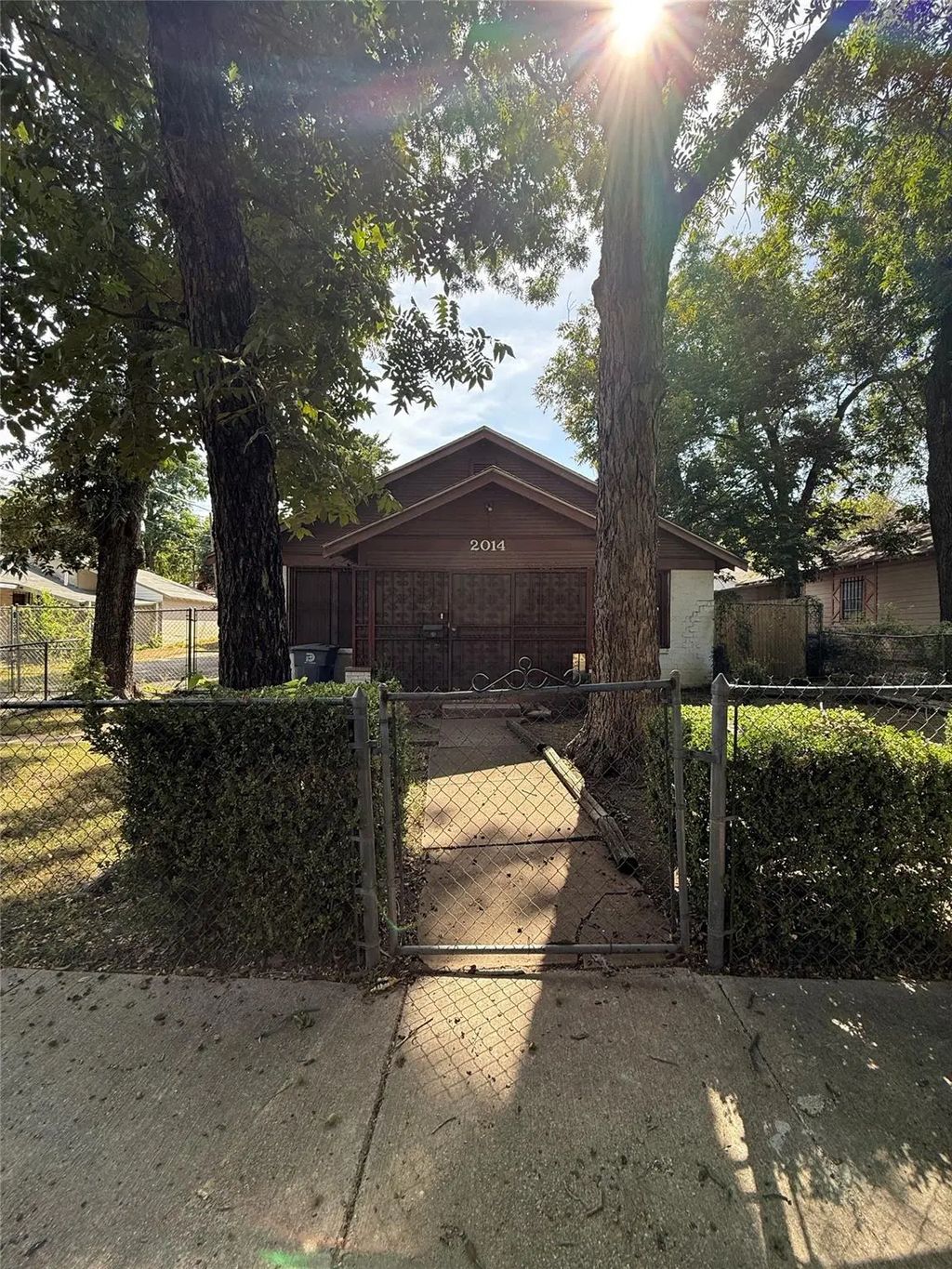 2014 Arizona Avenue, Dallas