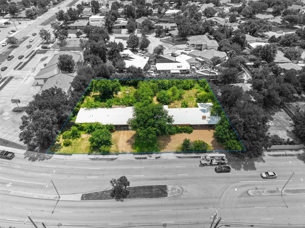 3650 Walnut Hill Lane, Dallas
