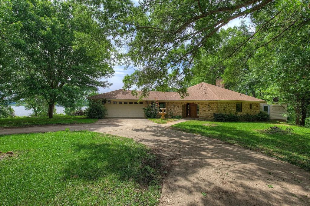 1920 County Road Se 3370, Winnsboro
