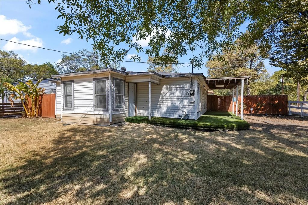 736 Angus, Dallas
