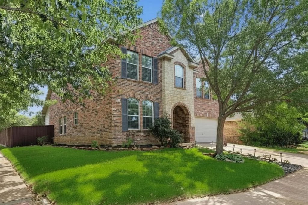 5016 Pebble Beach, Denton