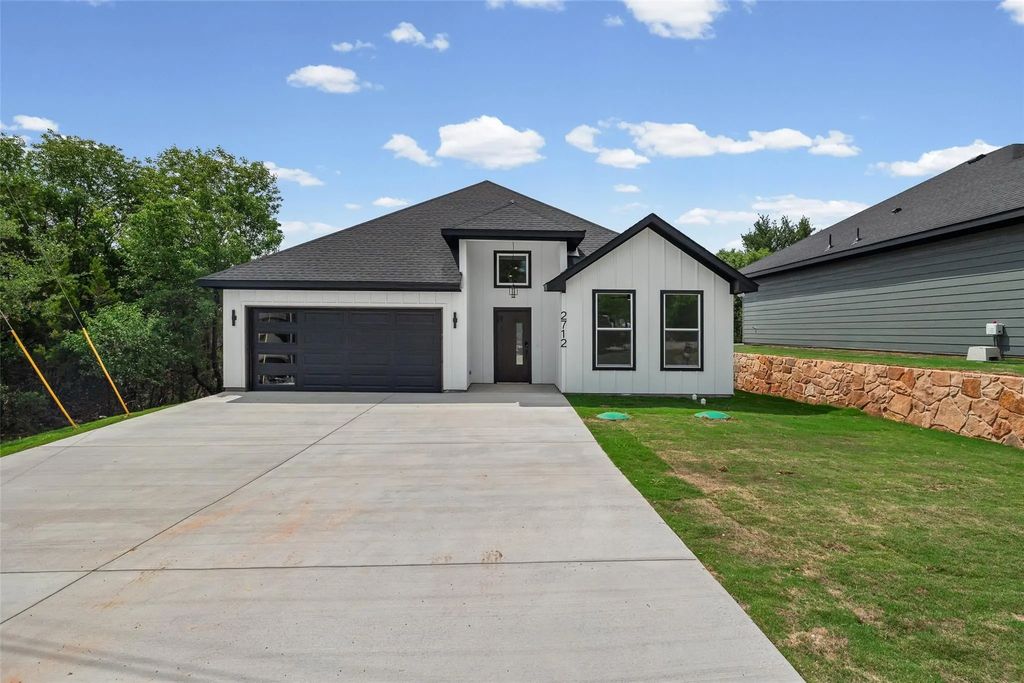 2712 Steepleridge Circle, Granbury