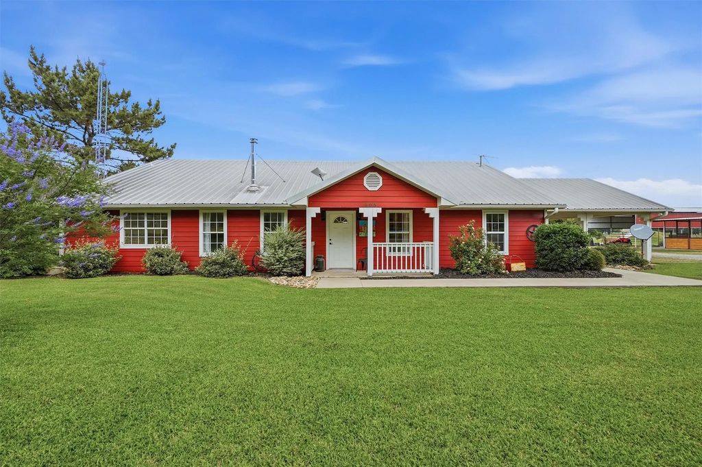 905 Crawford Road, Sadler