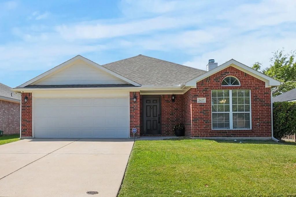 2627 Carmen Drive, Grand Prairie