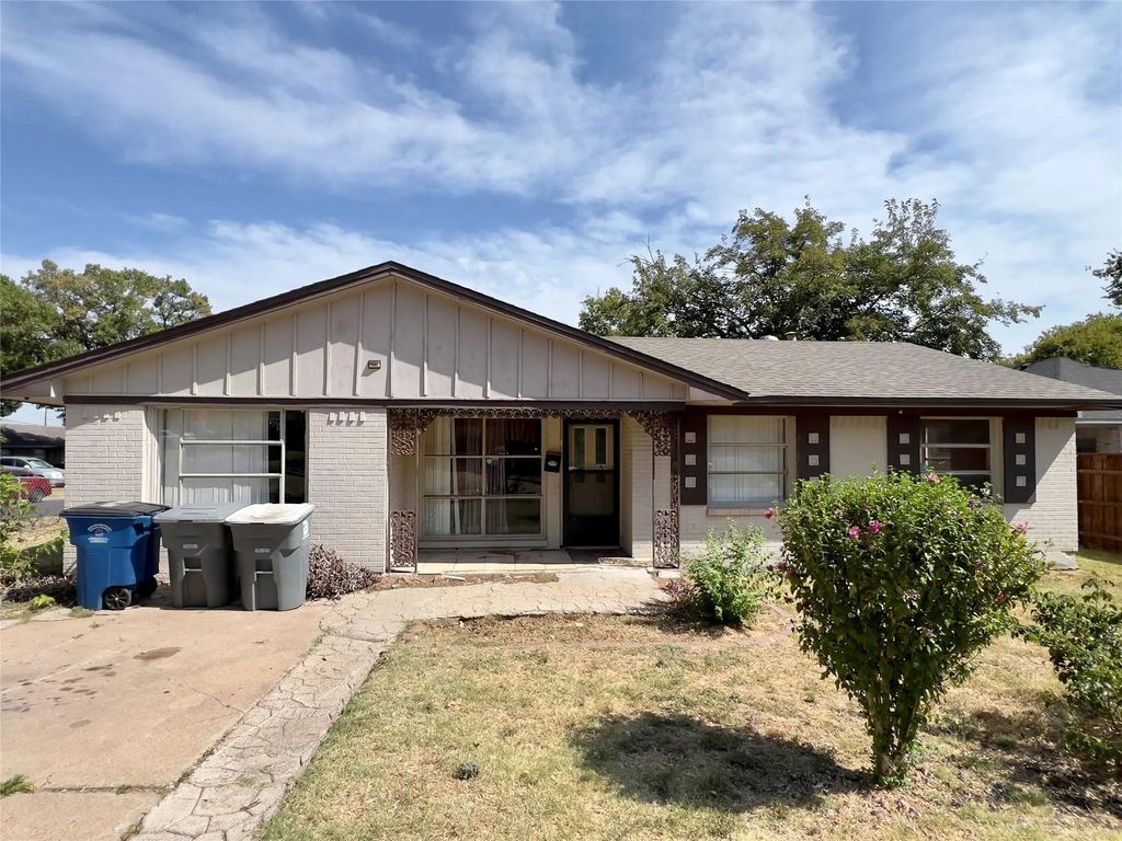 943 Deerwood Drive, Dallas
