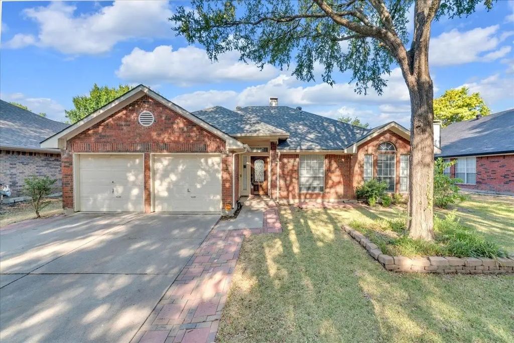 7449 Bear Lake Drive, Fort Worth