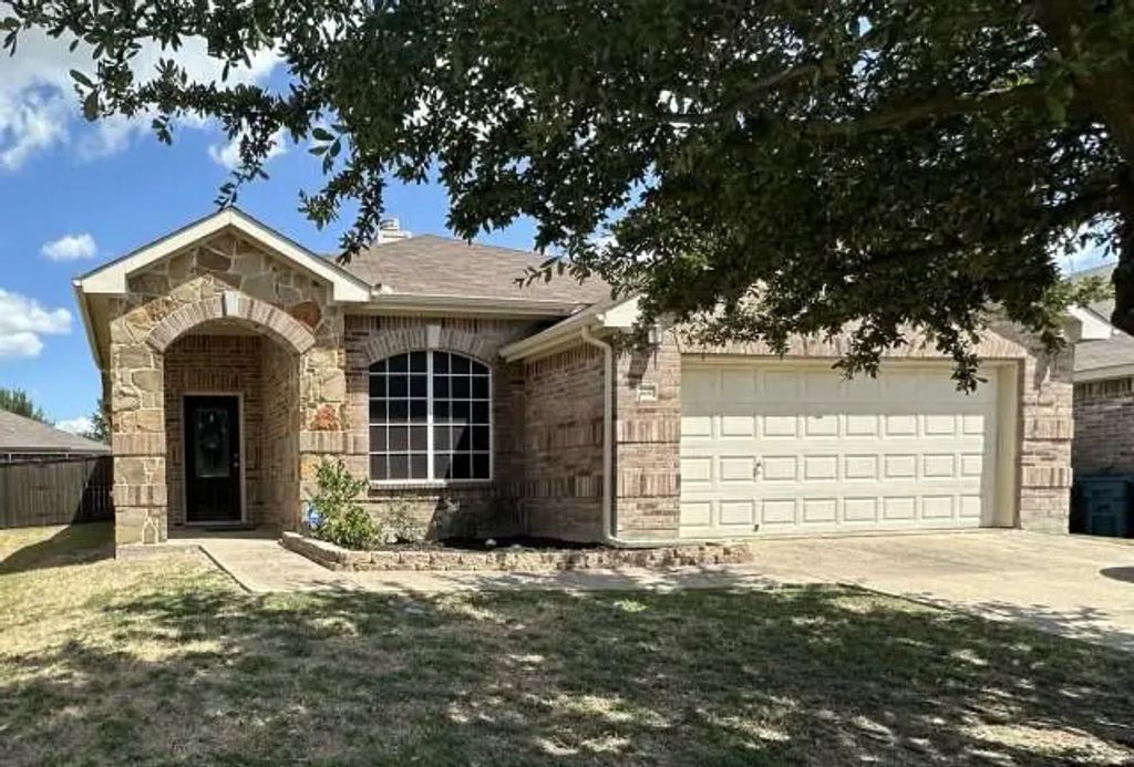 2020 Childress Drive, Forney
