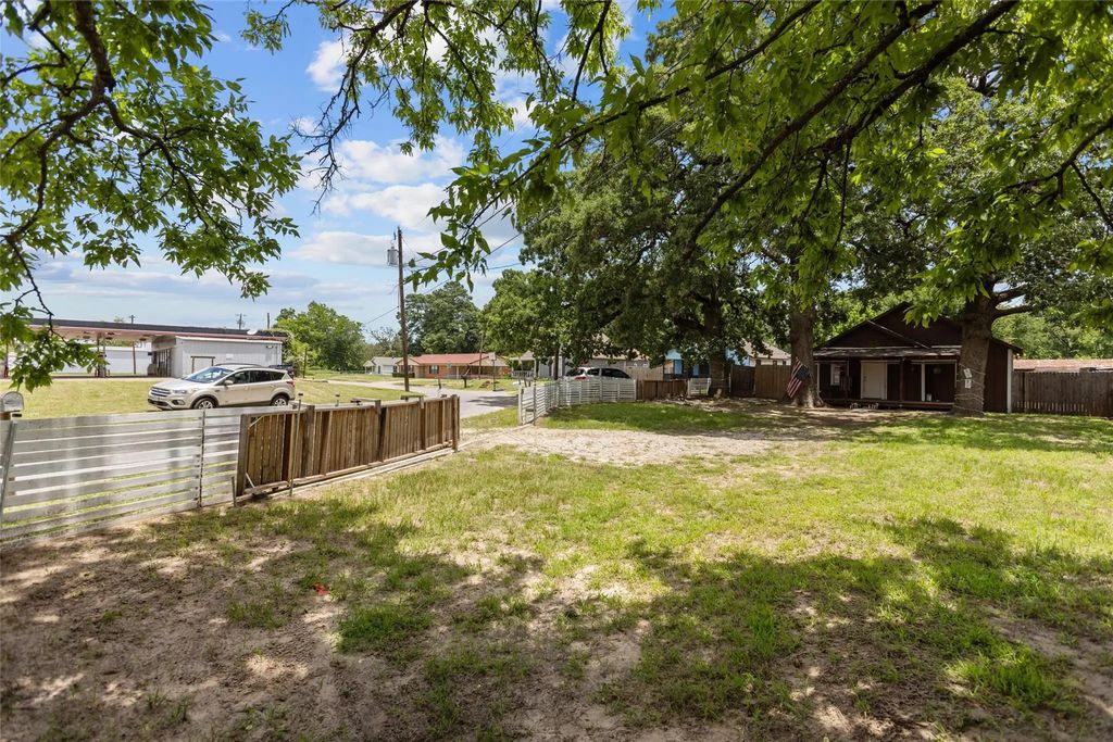 606 N Needmore Street, Athens