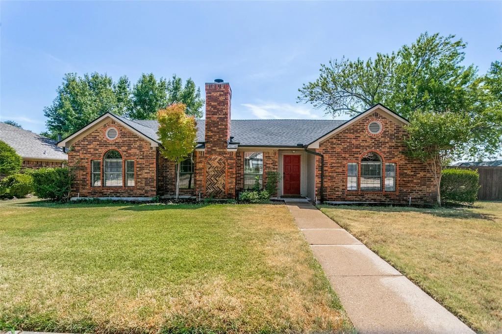 928 Ledgemont Drive, Plano