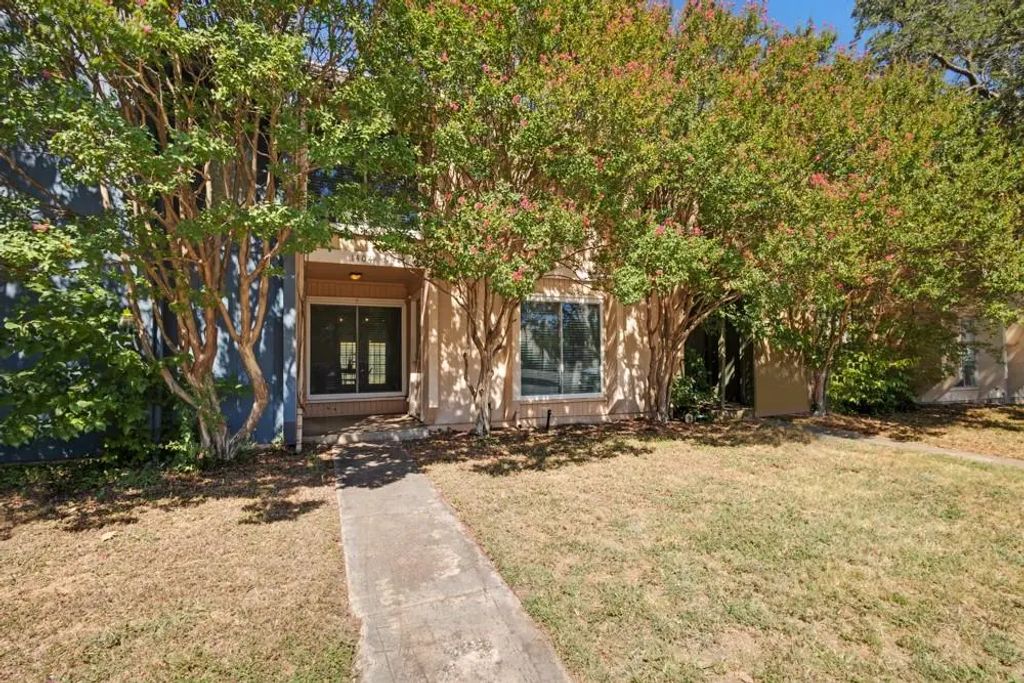 1404 Sombre Vista Drive, Denton
