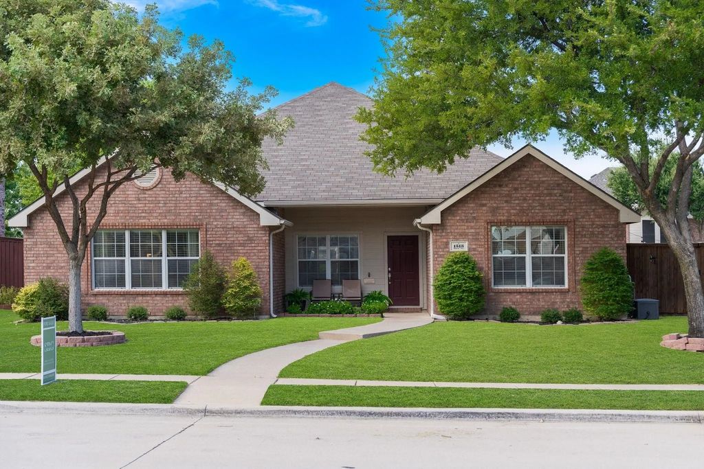 1513 Snow Trail, Lewisville