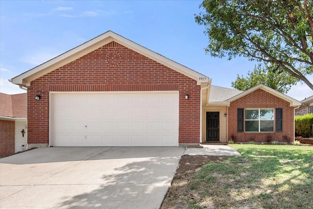 9917 Blue Bell Drive, Fort Worth
