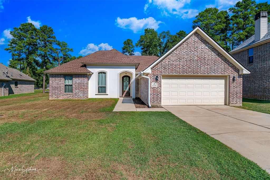 6742 Oasis Drive, Shreveport