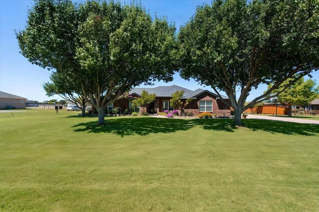 11005 Flores Trail, Crowley