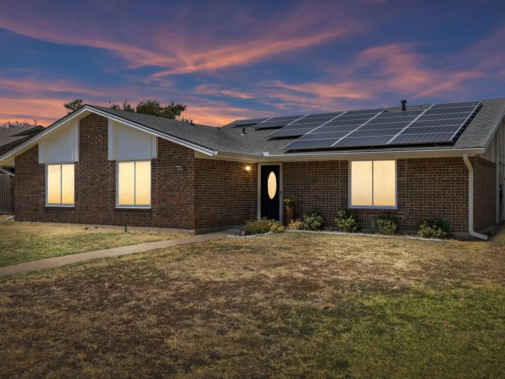 1809 Windsong Trail, Richardson