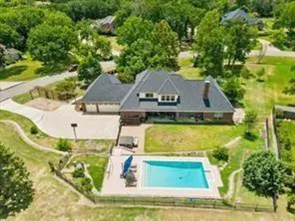 1555 Hunterglenn Drive, Aledo