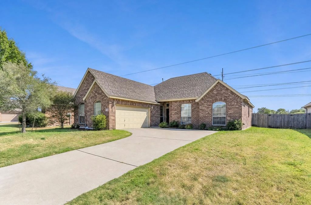 212 Goldeneye Drive, DeSoto