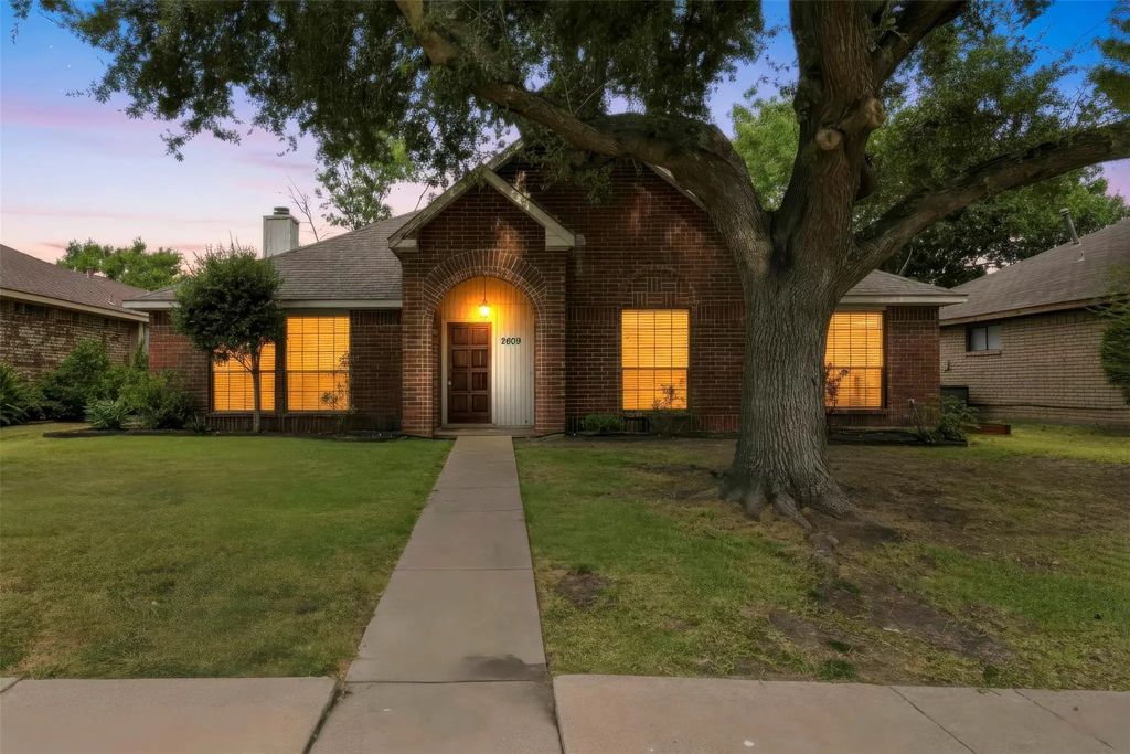 2609 Trumpet Drive, Rowlett