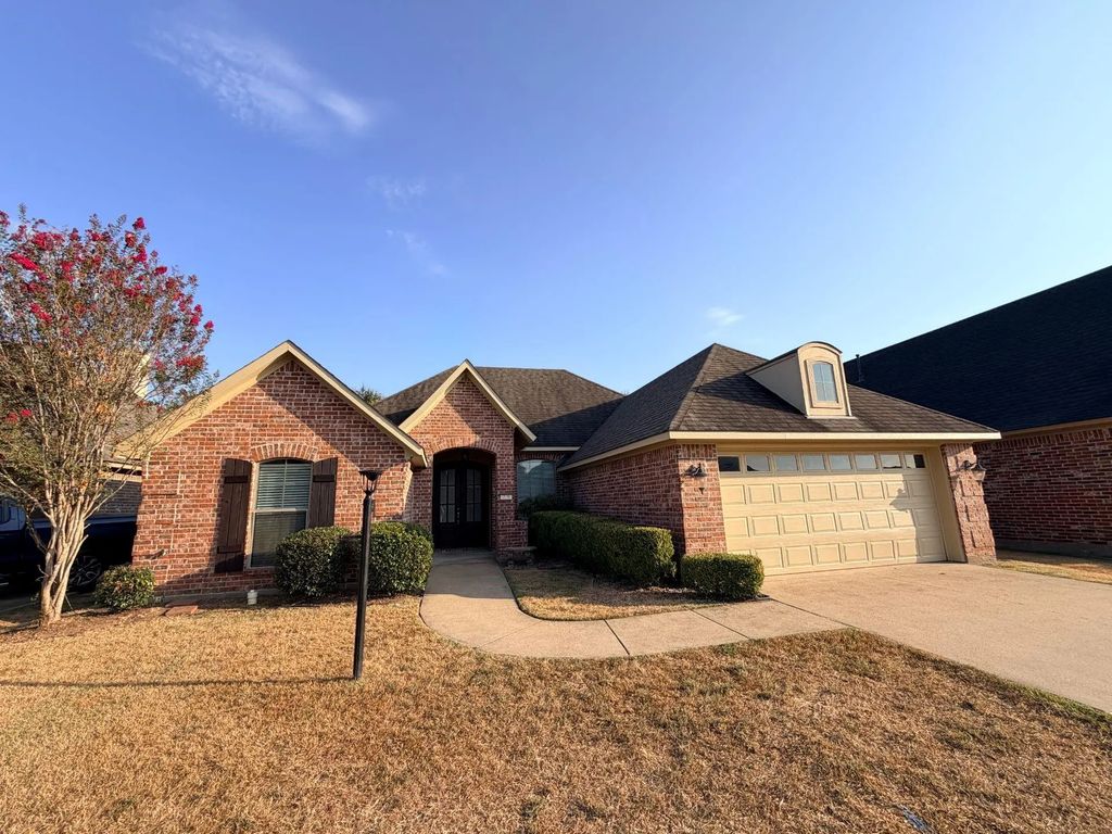 338 Wood Springs, Haughton
